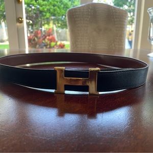 hermes belt size 39 inches color black and brown on inside. authentic
